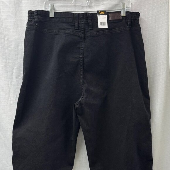 NWT Men's Lee Relaxed Fit Jeans - 18 Long - Picture 3 of 7